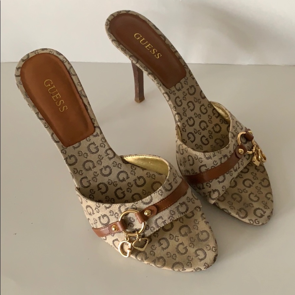 🛍 Guess Low Heel